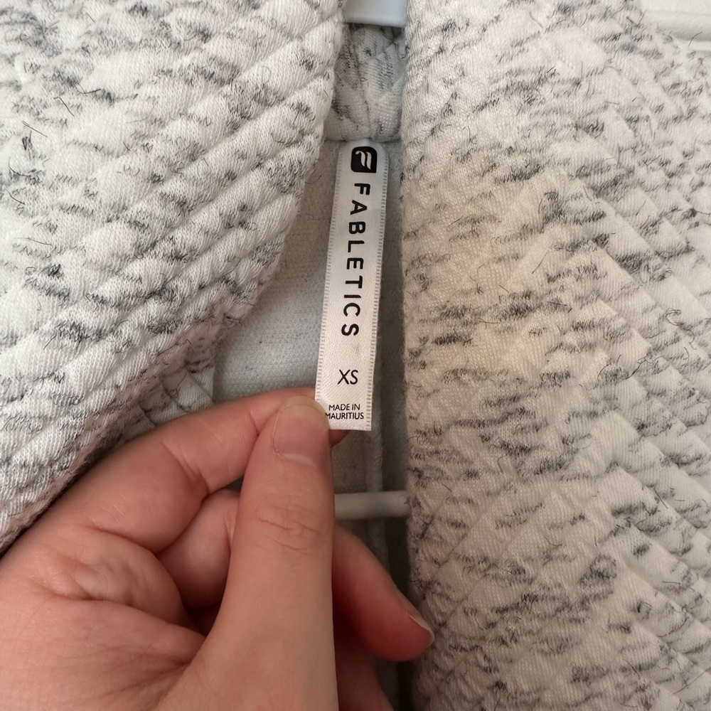 Fabletics Heathered Gray Women's Cardigan - Picture 2 of 6
